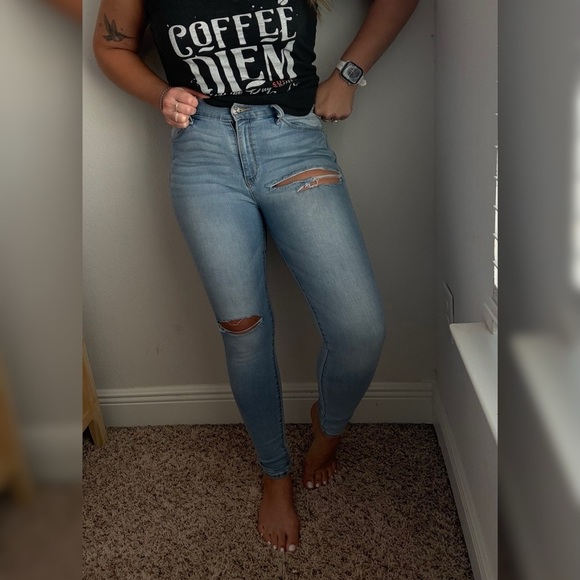 Levi's Denizen Light Blue Distressed Skinny Jegging Jeans - Picture 2 of 8